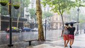 Tras un inicio de jornada calurosa, la lluvia sorprendio a Buenos Aires. Tras un inicio de jornada calurosa, la lluvia sorprendio a Buenos Aires.