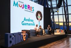 Euhen Matarozzo, Andrea Gamarnik y Lauren Rea en el lanzamiento de Grandes Mujeres Latinoamericanas.
