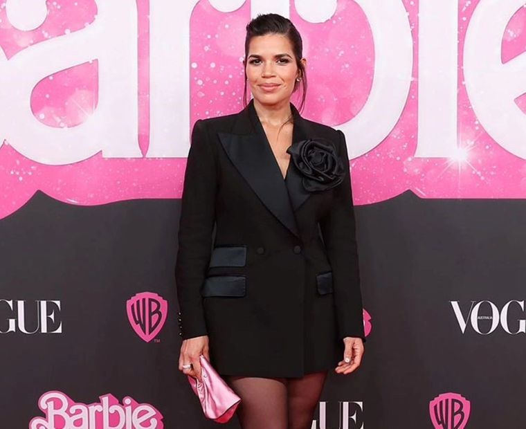 Total black, la tendencia que defendió America Ferrera durante el tour del film Barbie Foto: Instagram