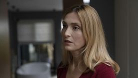 Julie Gayet encabeza el reparto de esta miniserie francesa que es tendencia en el streaming. / Netflix Julie Gayet encabeza el reparto de esta miniserie francesa que es tendencia en el streaming. / Netflix