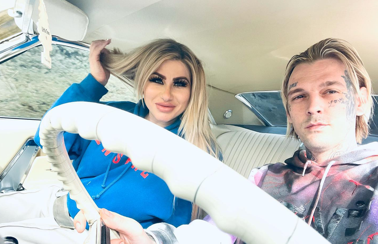 Aaron Carter llegó a ser un famoso cantante teen en los 2000 y hermano menor de Nick Carter.