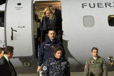 Javier Milei, Luis Petri y Karina Milei en su desembarco en Tierra del Fuego para compartir una actividad con la general de Estados Unidos Laura Richardson. Foto: Presidencia