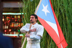 Bad Bunny se presentó en el medio tiempo del Super Bowl este domingo con un repertorio casi por completo en español. Bad Bunny se presentó en el medio tiempo del Super Bowl este domingo con un repertorio casi por completo en español.