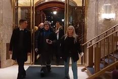 javier milei llego a oslo con el mameluco de ypf y el video se hizo viral