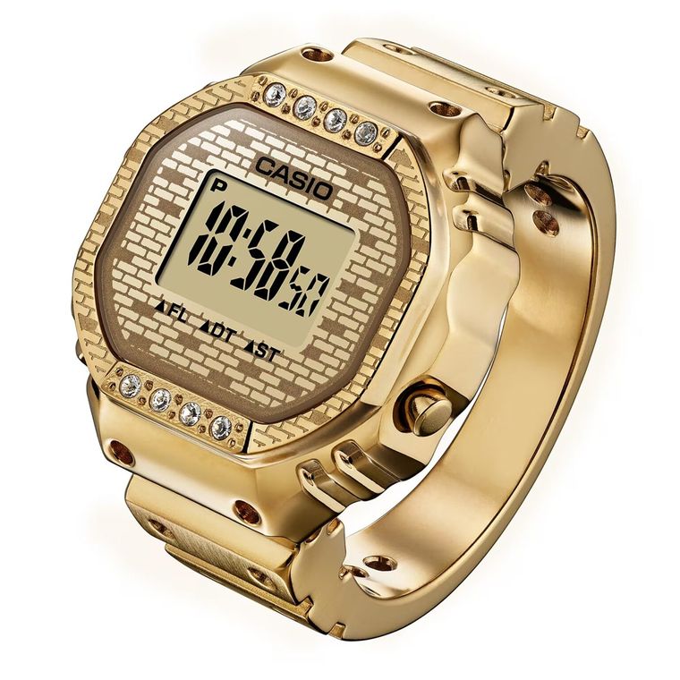 Este dispositivo ofrece una alternativa compacta frente al ecosistema del smartwatch tradicional. Este dispositivo ofrece una alternativa compacta frente al ecosistema del smartwatch tradicional.