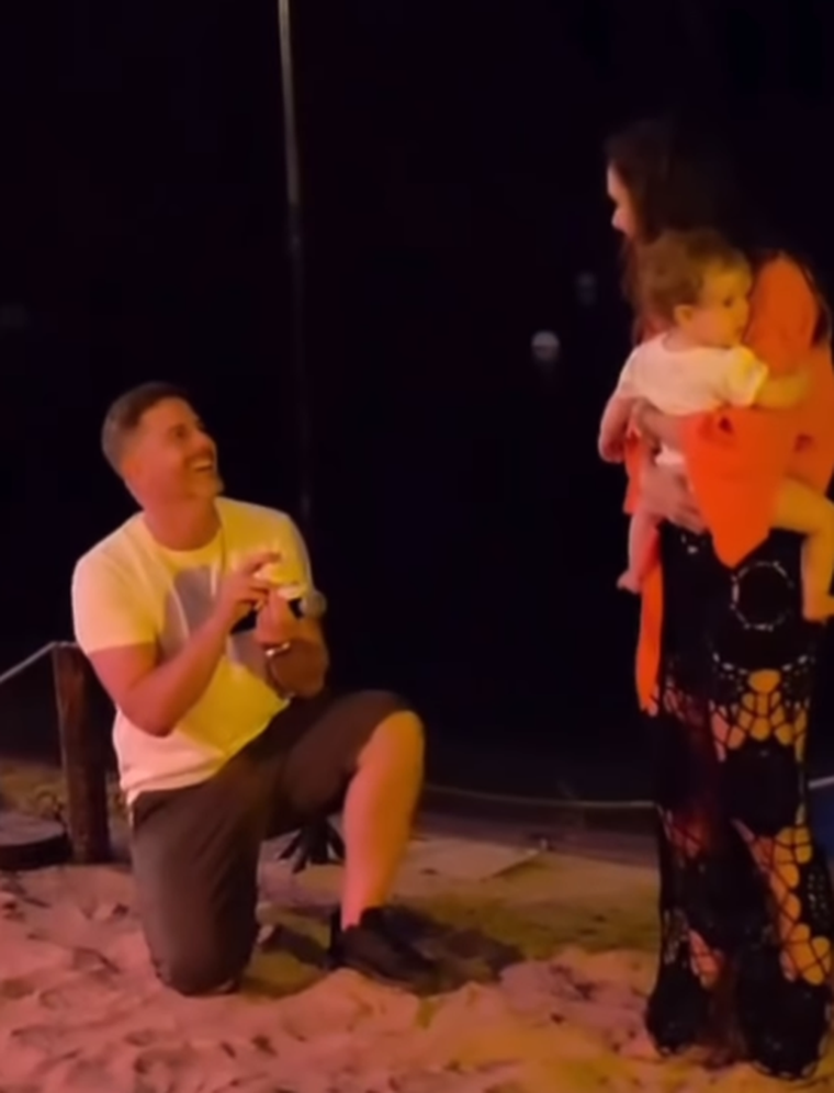 La hermosa propuesta que recibió la actriz. La hermosa propuesta que recibió la actriz.