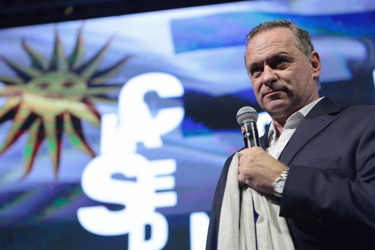 Álvaro Delgado reconoció la derrota. Foto: EFE