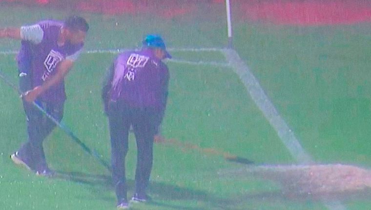 La AFA dio a conocer el día y horario del duelo suspendido entre Atlético Tucumán e Independiente. Foto: Captura TNT Sports