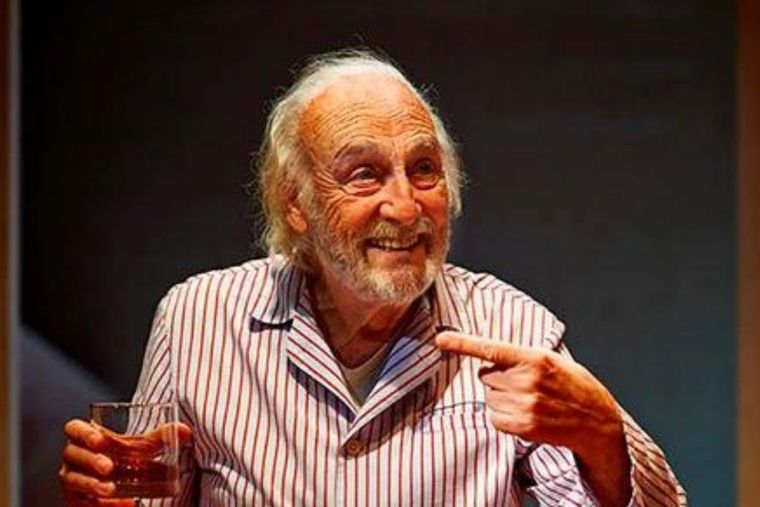 El amado actor argentino recibió en 2004 el Premio Goya de Honor de manos de sus hijos. El amado actor argentino recibió en 2004 el Premio Goya de Honor de manos de sus hijos.