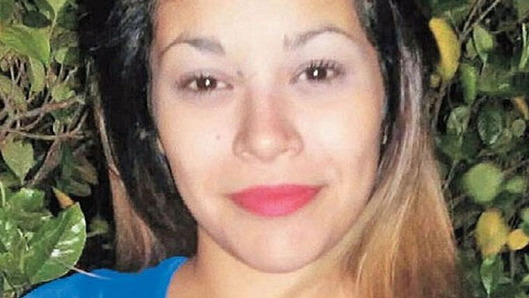 La joven apareció muerta en diciembre y no llegó a ver a sus abusadores en el juicio