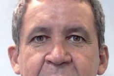 El músico dice que no tiene nada que ver con el enorme cargamento que se halló cerca de él