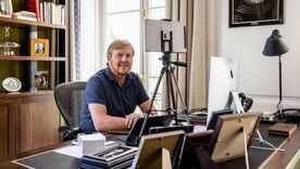 El rey Guillermo es uno de los miles de neerlandeses que trabajan de forma remota. Foto: BBC Mundo