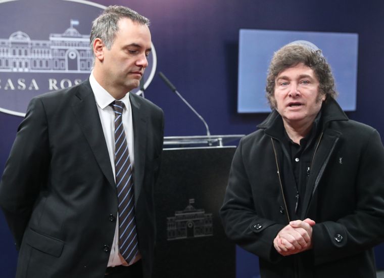 Manuel Adorni cerrará la campaña libertaria junto a Javier Milei. Foto: Presidencia