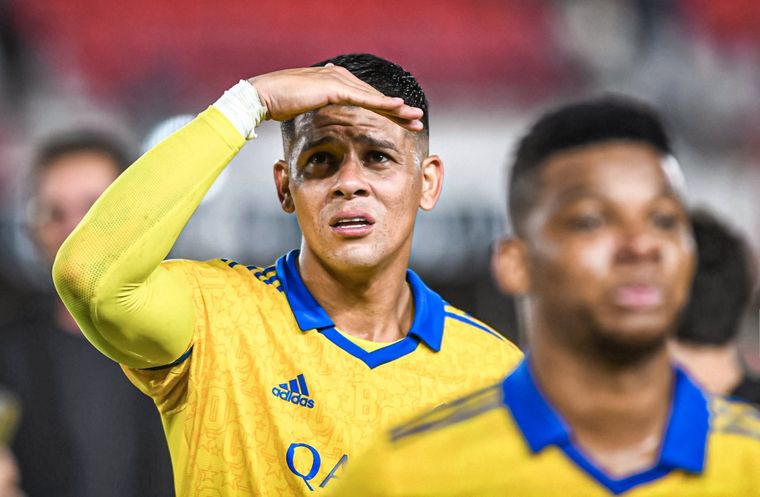 El defensor es el capitán del equipo de Diego Martínez. Foto: @_boquitayroman