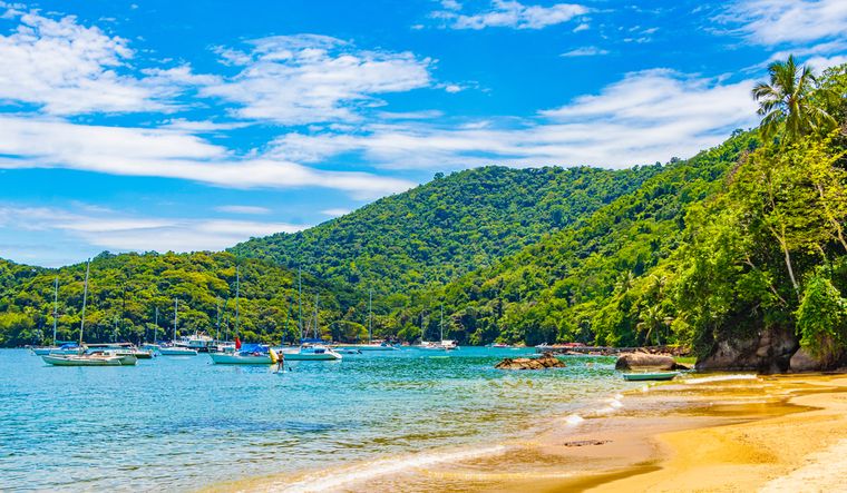 La playa escondida y con piscinas naturales de Sao Paulo.