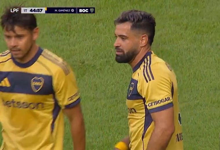 Milton Giménez festeja el 2-0 de Boca en Santiago del Estero.&nbsp;