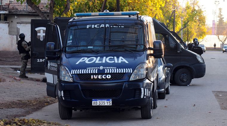 Comando Los delincuentes actuaron en minutos y la Policía los busca intensamente. Imagen ilustrativa. Foto: ALF PONCE / MDZ