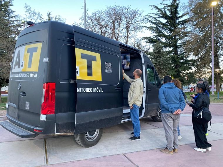 El sistema opera con IA, conexión Starlink y respaldo energético de 24 horas, garantizando monitoreo constante en todo Malargüe. El sistema opera con IA, conexión Starlink y respaldo energético de 24 horas, garantizando monitoreo constante en todo Malargüe.