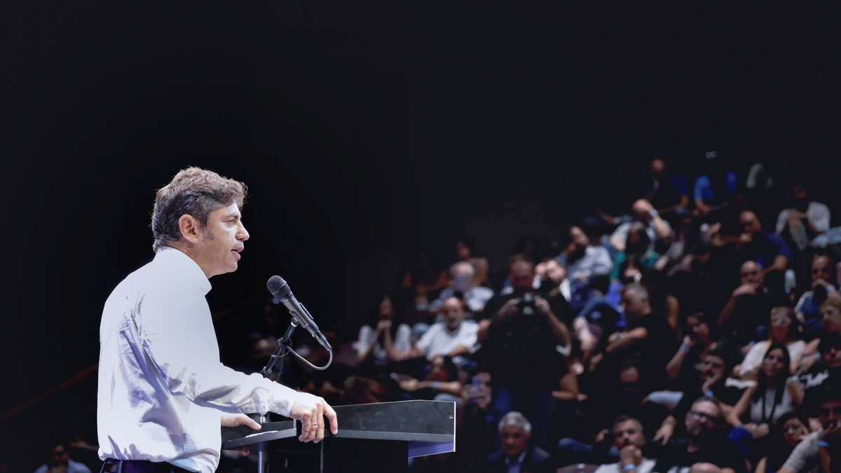 Axel Kicillof reunió a los intendentes y mantiene una guerra abierta con Milei