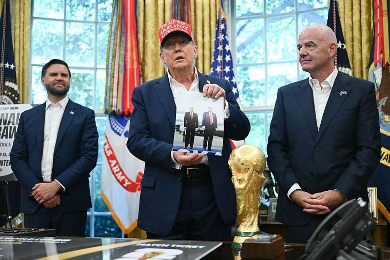 Donald Trump emitió una orden ejecutiva en la que pide quitar el derecho a la ciudadanía por nacimiento en algunos casos.