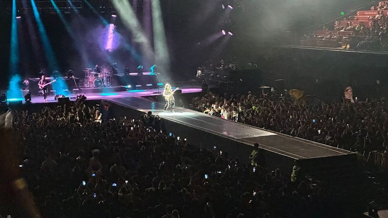 ERUCA SATIVA La banda está formada por Lula Bertoldi, Brenda Martin y Gabriel Pedernera Foto: Agustina Castro