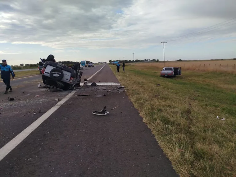 e un joven de 20 años murió tras un violento choque frontal entre dos camionetas en la ruta nacional 2, mientras se dirigía a Mar del Plata.