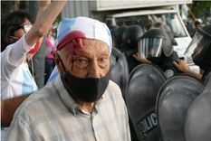 santiago cafiero minimizo las agresiones a manifestantes de una manera insolita