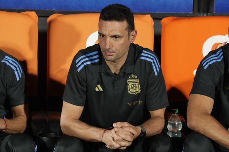 Lionel Scaloni se mostró disconforme con la organización de la Finalissima. Lionel Scaloni se mostró disconforme con la organización de la Finalissima.