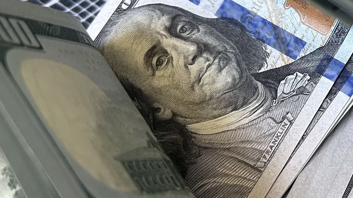 Sube y baja: intenso movimiento del dólar tras el último anuncio de Scott Bessent