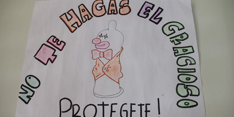 No te hagas el gracioso, ¡protegete!, uno de los afiches presentados. Foto: Maggie Ojcius/ Mediamza.com