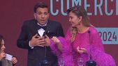 El inesperado error fue manejado con humor por los presentadores de la gala. El inesperado error fue manejado con humor por los presentadores de la gala.