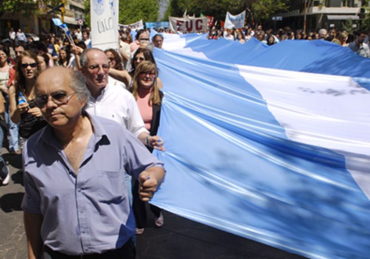 Los gremialistas vuelven con los reclamos. Foto: Gonzalo Bravo / mdz