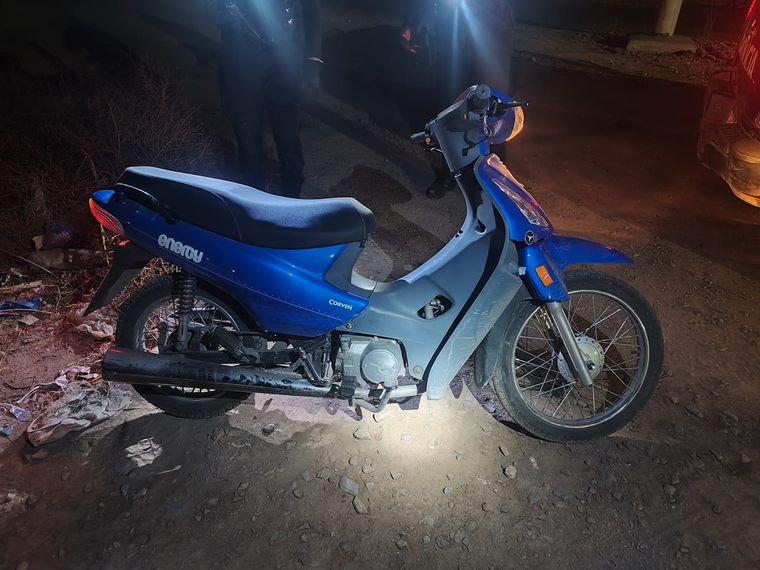 La moto Corven Energy secuerstrada presentaba un pedido de captura por hurto agravado. La moto Corven Energy secuerstrada presentaba un pedido de captura por hurto agravado.