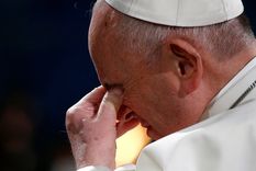 La salud lo tiene a mal traer a Francisco. Foto: Efe.