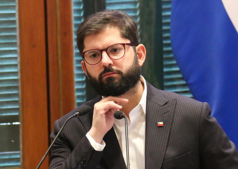 Boric le contestó con altura a su par argentino. Foto: EFE