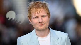 El cantante británico Ed Sheeran se ha convertido en el centro de una polémica por sacar a un músico de su reperetorio de teloneros.