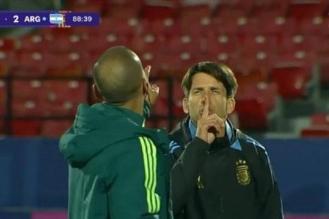 Placente se cruzó con el DT de México y su gesto lo dice todo. Placente se cruzó con el DT de México y su gesto lo dice todo.