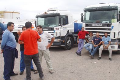 MDZol | Los que reclaman son empleados y ex empleados de YPF. Foto: mdz