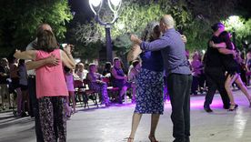 La plaza departamental será escenario de una noche de tango. La plaza departamental será escenario de una noche de tango.