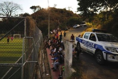 MDZol | La presencia de policías y militares es ahora constante en zonas tradicionalmente consideradas como feudos de las pandillas salvadoreñas, como la colonia La Campanera. Foto: REUTERS