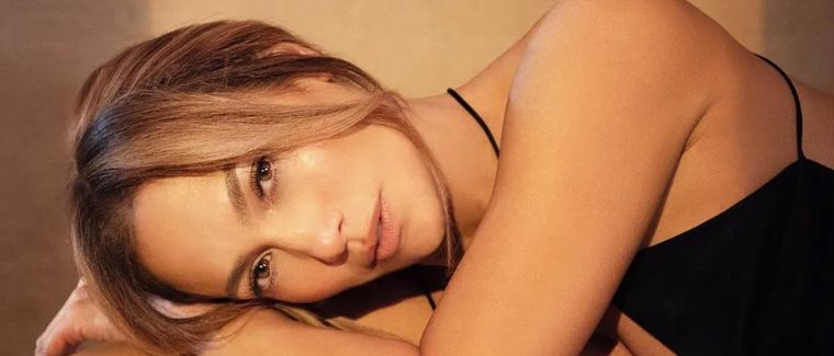 Jennifer Lopez rompe todos los esquemas y luce mejor con cada año que pasa Foto: Instagram @jlo