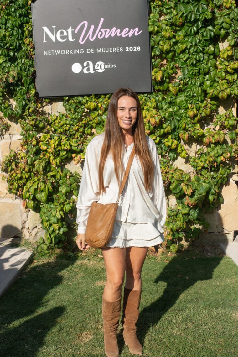 Florencia Aise. Florencia Aise.