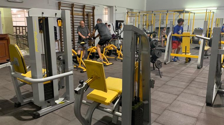 Los precios de gimnasios han incrementado considerablemente, a pesar de que cada vez están más colapsados Foto: ALF PONCE MERCADO / MDZ