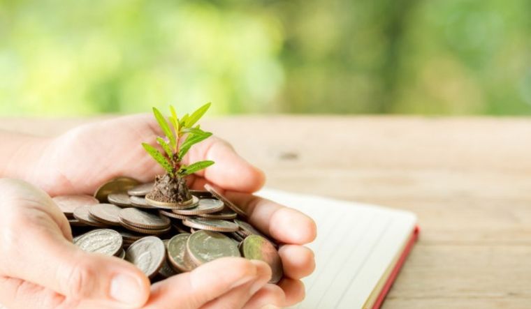 la economía circular es una gran oportunidad para la generación de nuevas empresas, y para la formalización de los recuperadores urbanos, un sector muy golpeado por la crisis argentina, y que aportan un servicio fundamental para la sociedad. Foto: Freepik