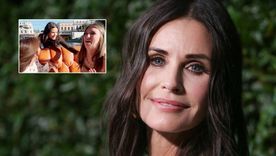 La foto viral en la que se coló Courteney Cox con unas fanáticas