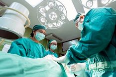 operación quirófano intervención cirujanos Medicina La muerte es un gran misterio y científicos se ocupa de ella en este estudio. Foto: EFE