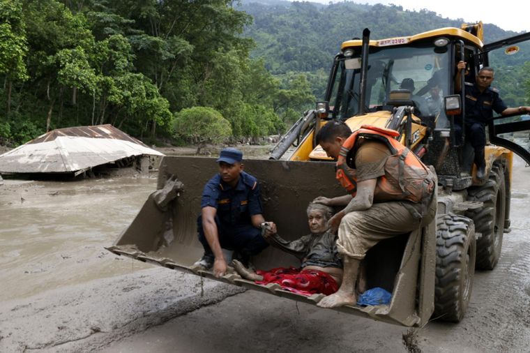 La tragedia en Nepal y China aún no finaliza sus evaluaciones. Foto Efe