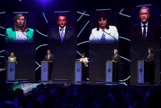 Los cinco candidatos presidenciales tuvieron su primer cara a cara en el debate electoral realizado en Santiago del Estero Foto: Noticias Argentinas