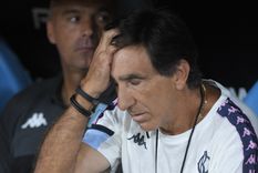 Gustavo Costas pierde dos jugadores clave para el duelo por Sudamericana. Foto: Télam Gustavo Costas pierde dos jugadores clave para el duelo por Sudamericana. Foto: Télam