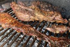 El asado es una costumbre muy arraigada en los argentinos Foto: ALF PONCE MERCADO / MDZ